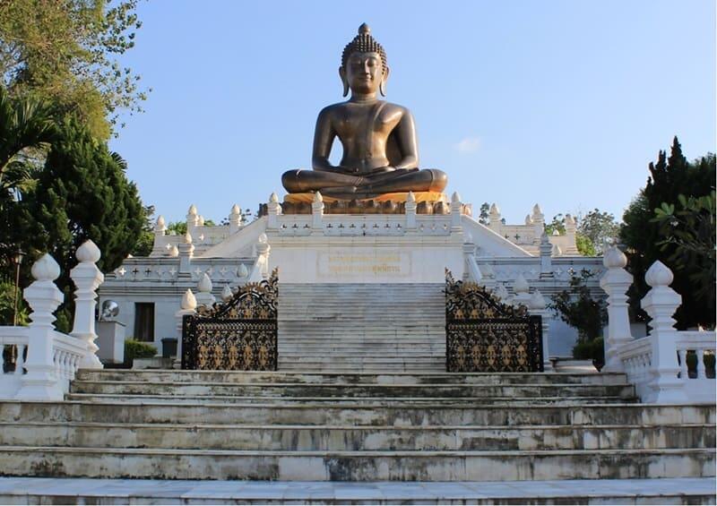 ซ่อมแซมฐานรององค์พระ